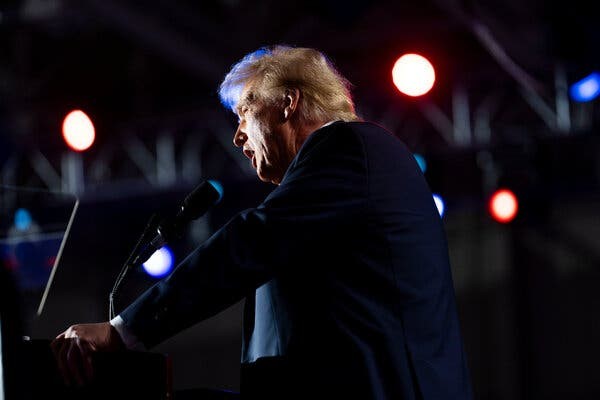 Ngày Bầu Cử 2024: bà Harris và ông Trump so tài quyết liệt