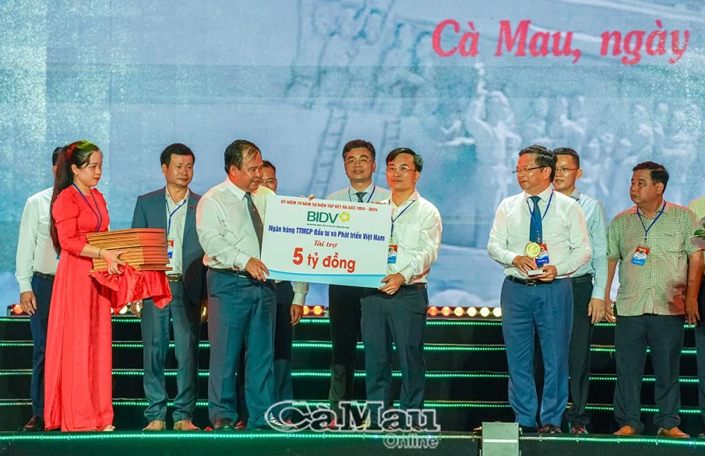 Khánh thành công trình Tượng đài kỷ niệm và đón nhận Bằng xếp hạng di tích Quốc gia địa điểm tập kết ra Bắc