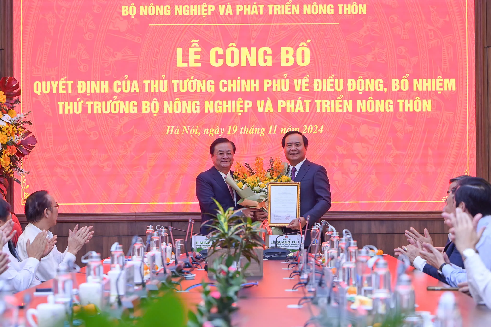 Công bố quyết định điều động, bổ nhiệm Chủ tịch UBND tỉnh Quảng Trị Võ Văn Hưng giữ chức Thứ trưởng Bộ Nông nghiệp và PTNT