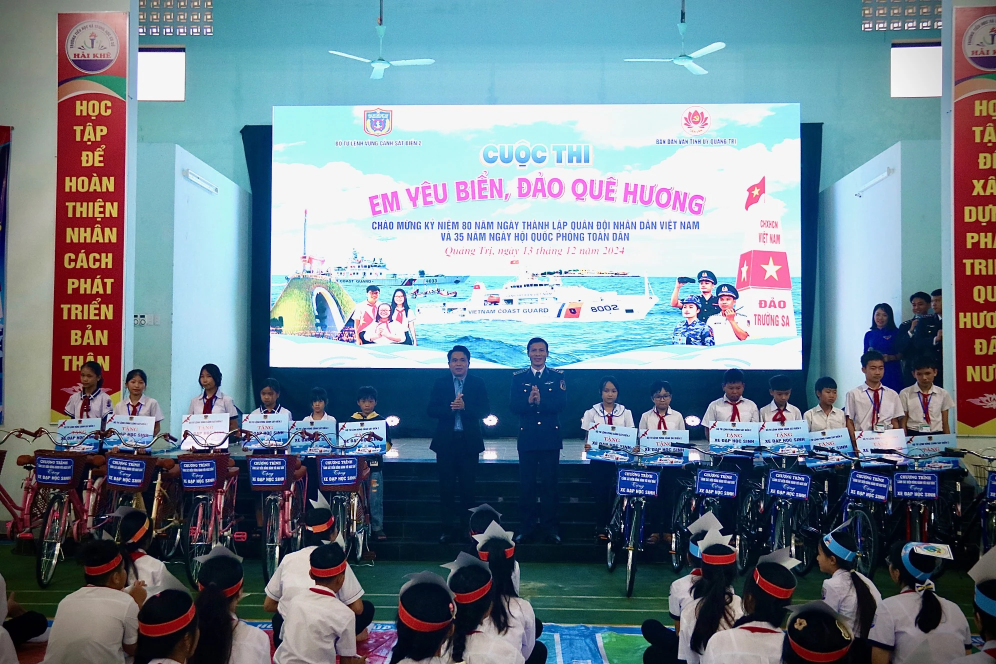 Tổ chức cuộc thi “Em yêu biển đảo quê hương”