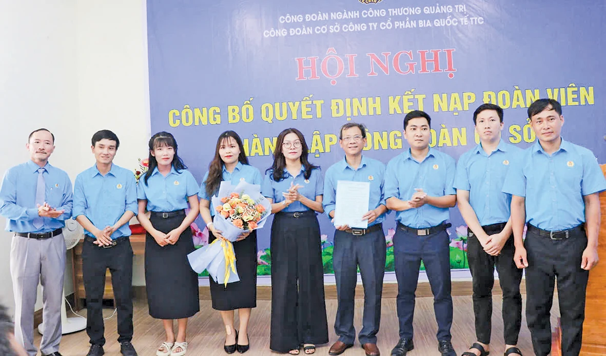 Quan tâm phát triển đảng viên, thành lập tổ chức đảng trong doanh nghiệp