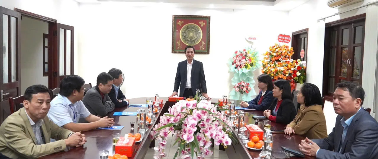 Phó Chủ tịch UBND tỉnh Hoàng Nam thăm, chúc mừng Sở Tài chính 