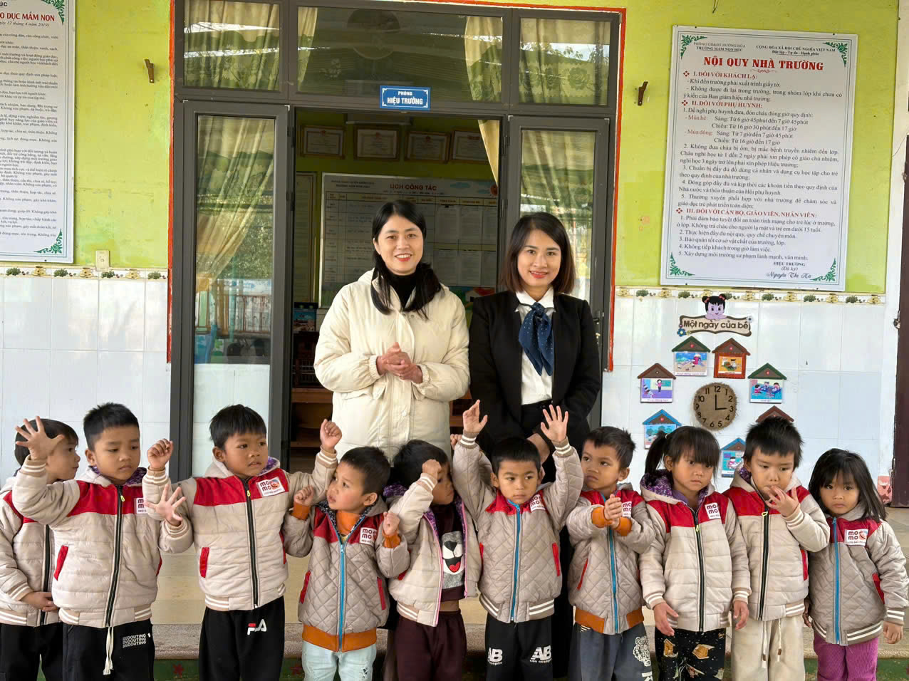 Chương trình “Vòng tay nhân ái Báo Quảng Trị”: Hỗ trợ trẻ mầm non, gia đình khó khăn ở xã Húc nhân dịp năm mới