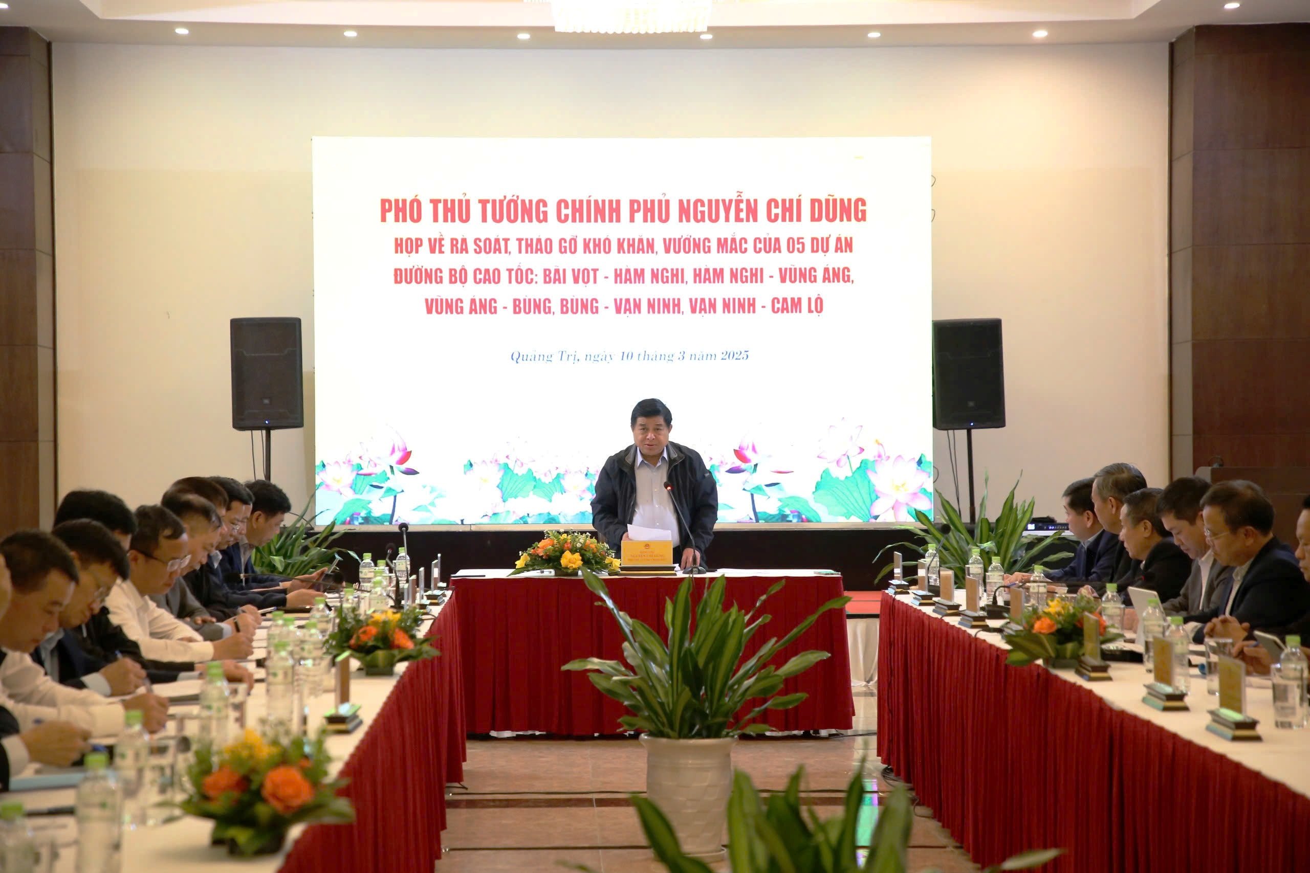 Quyết tâm thông tuyến 5 dự án thành phần đường bộ cao tốc đi qua 3 tỉnh Hà Tĩnh, Quảng Bình, Quảng Trị vào ngày 30/6/2025