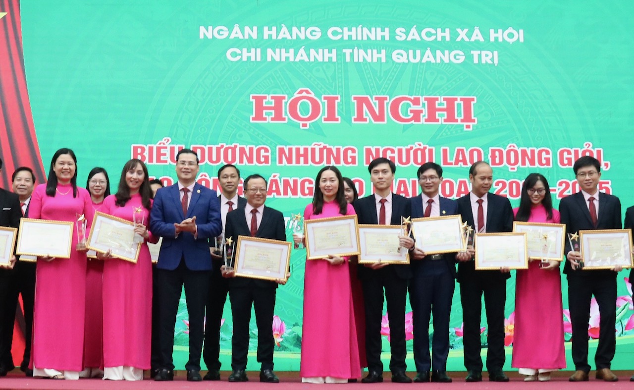 Biểu dương những người lao động giỏi, lao động sáng tạo