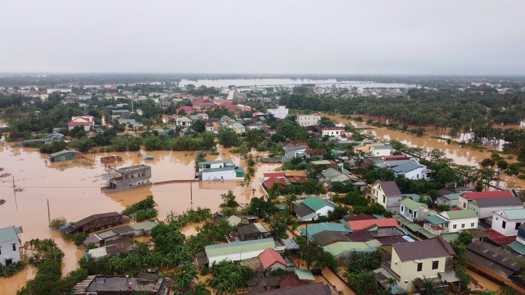 UBND thị xã Quảng Trị xin hỗ trợ bù hụt thu ngân sách ​​​​​​​trước khi kết thúc hoạt động chính quyền cấp huyện