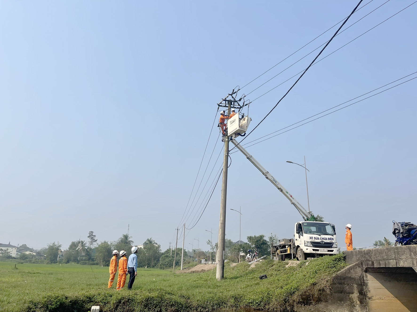 Nâng cao chất lượng dịch vụ khách hàng sử dụng điện ở Vĩnh Linh