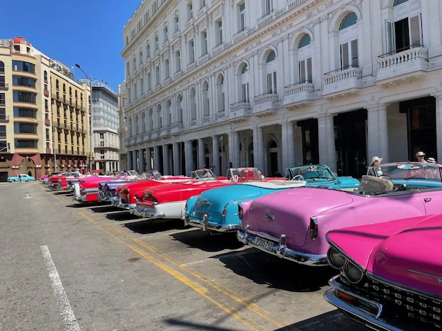 Cuba - xa mà gần