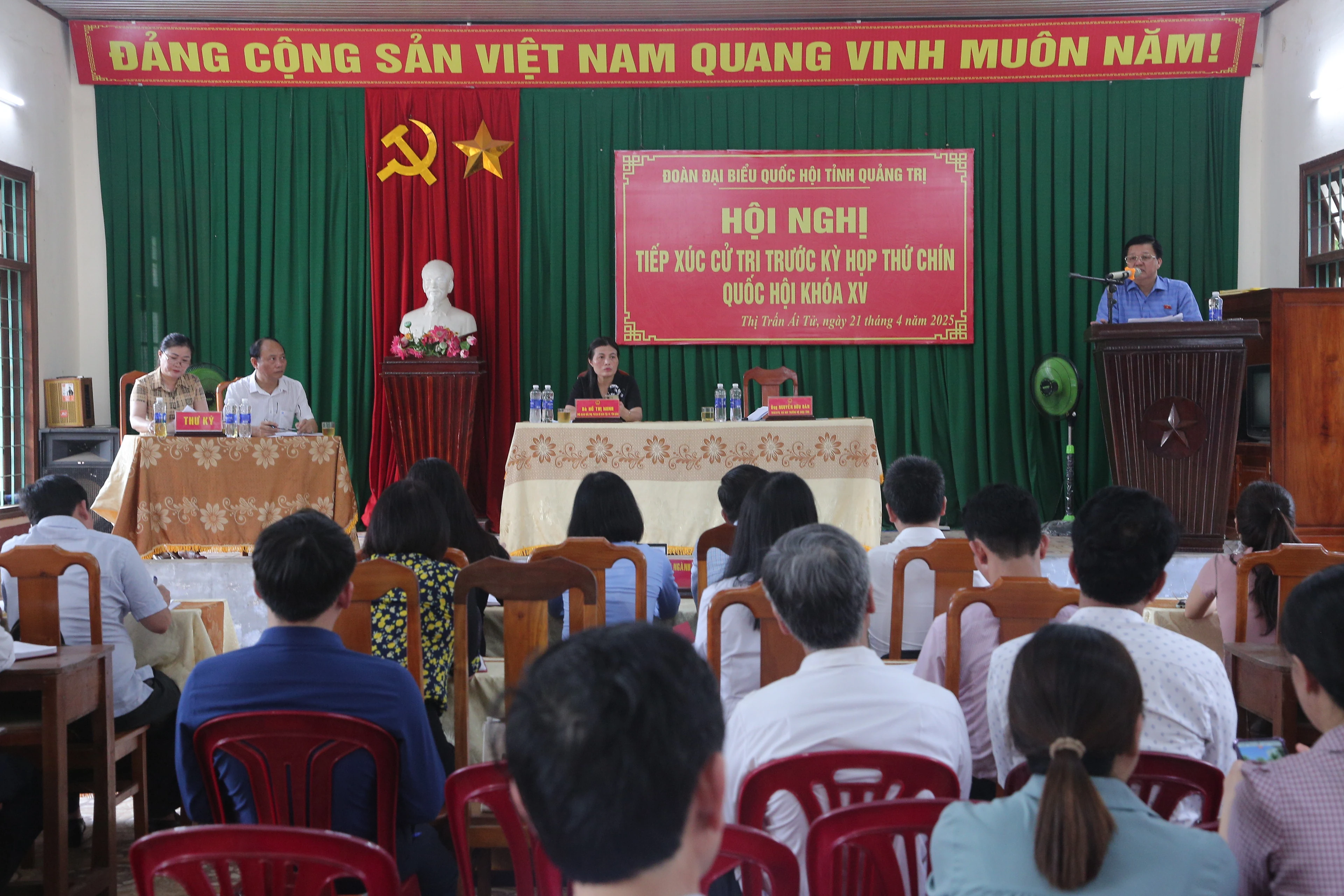 Cử tri mong muốn chính quyền xã mới phải thực sự gần dân