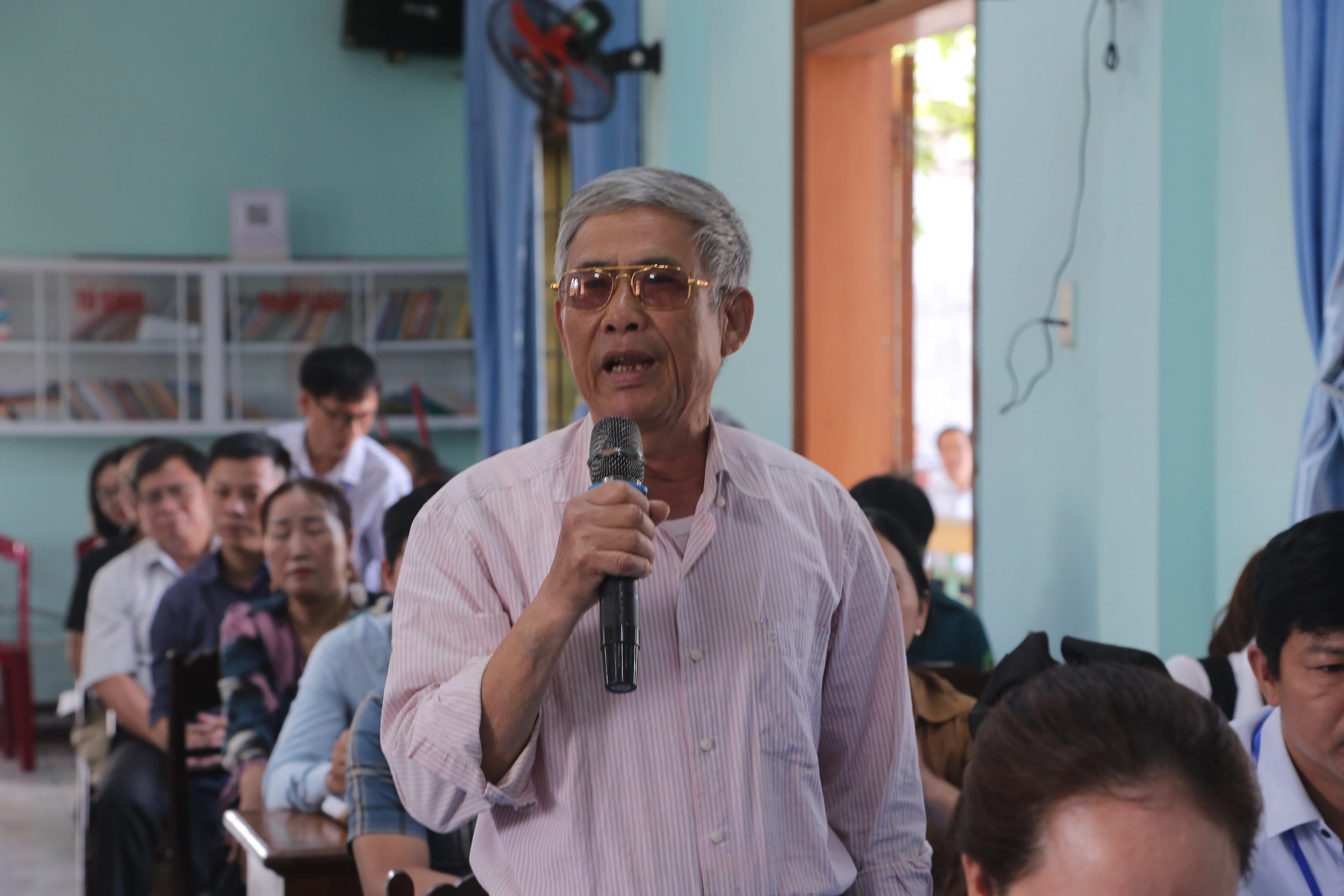 Cử tri mong muốn bố trí cán bộ cấp xã đủ đức, đủ tài để phục vụ Nhân dân tốt hơn