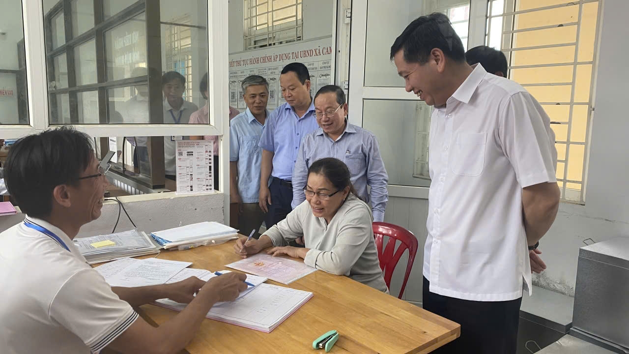 Bí thư Tỉnh ủy Nguyễn Long Hải kiểm tra việc chuẩn bị điều kiện thành lập xã mới ở huyện Cam Lộ