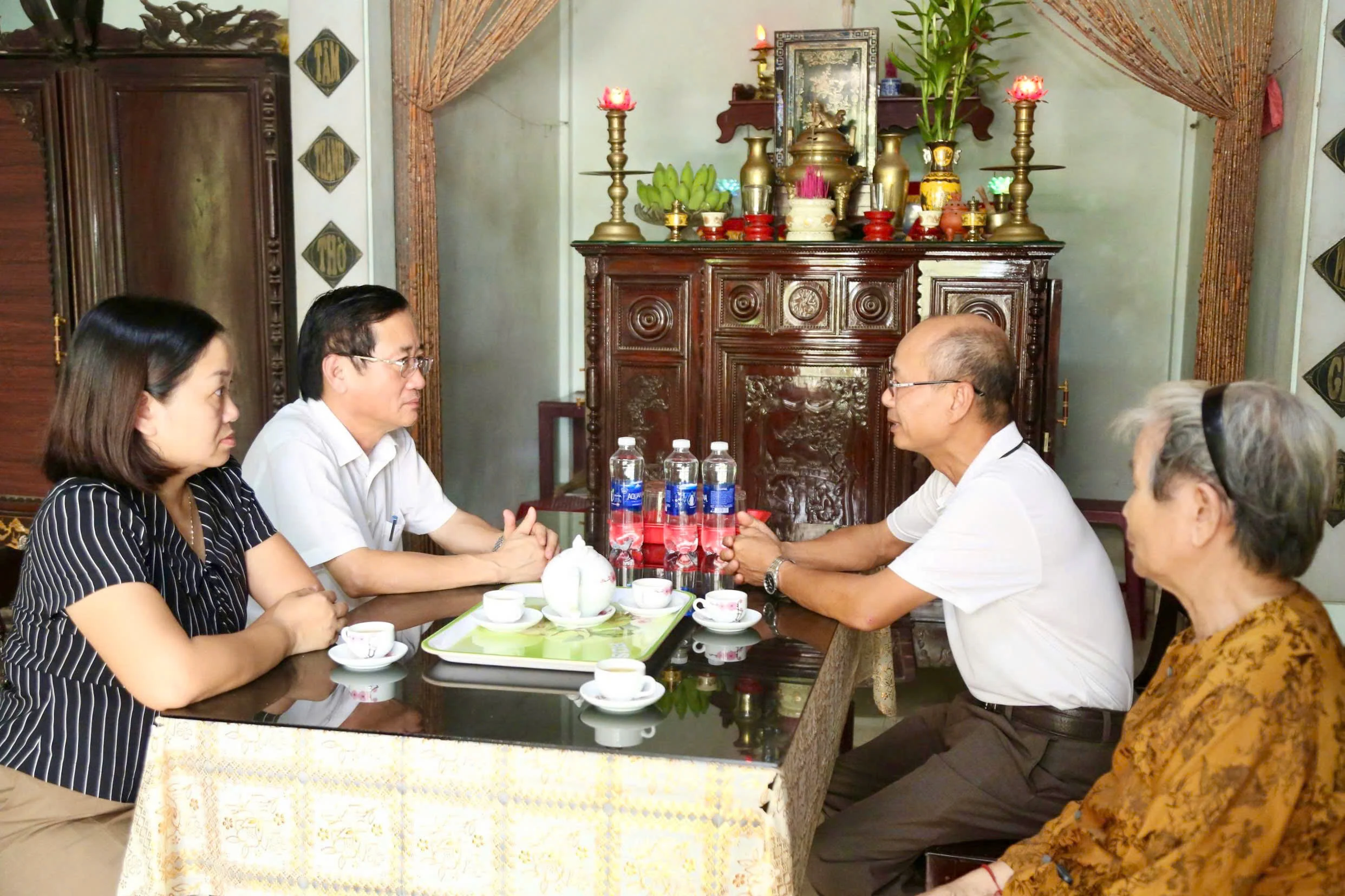 Trưởng Ban Tuyên giáo và Dân vận Tỉnh ủy Hồ Đại Nam thăm CLB Phóng viên Thường trú tại Quảng Trị và thân nhân các nhà báo liệt sĩ