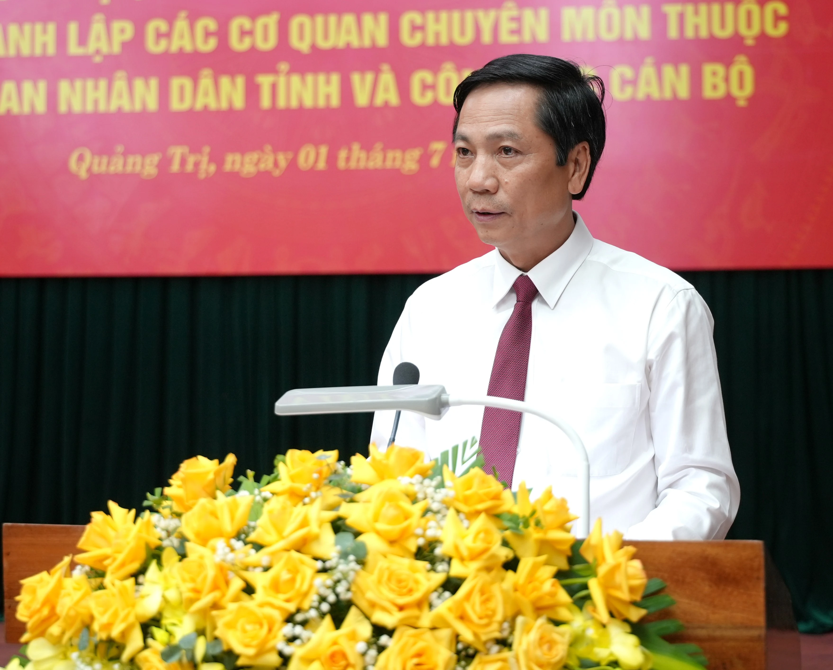 Công bố nghị quyết của HĐND tỉnh về thành lập các cơ quan chuyên môn thuộc UBND tỉnh và công tác cán bộ