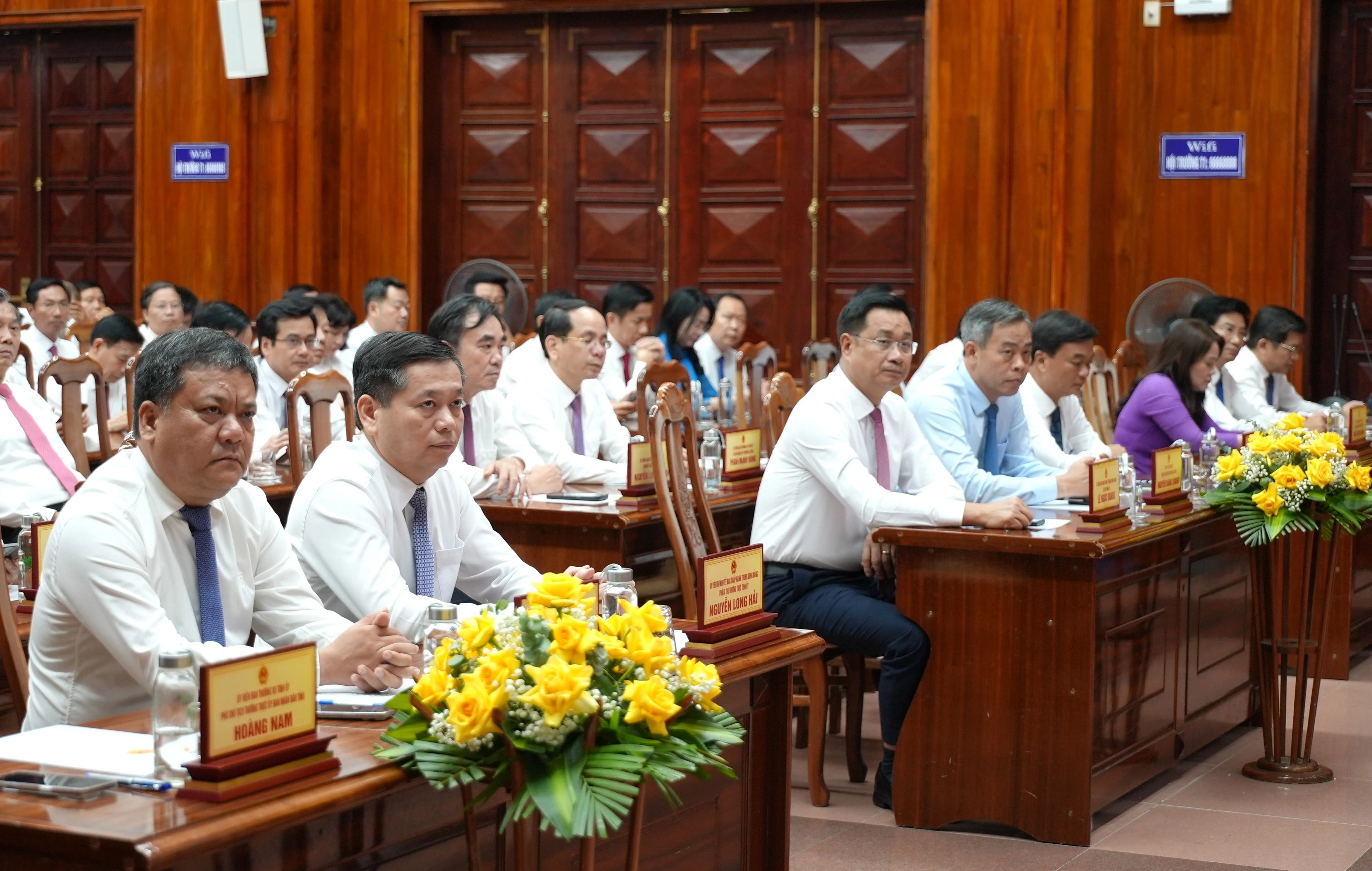 Công bố nghị quyết của HĐND tỉnh về thành lập các cơ quan chuyên môn thuộc UBND tỉnh và công tác cán bộ