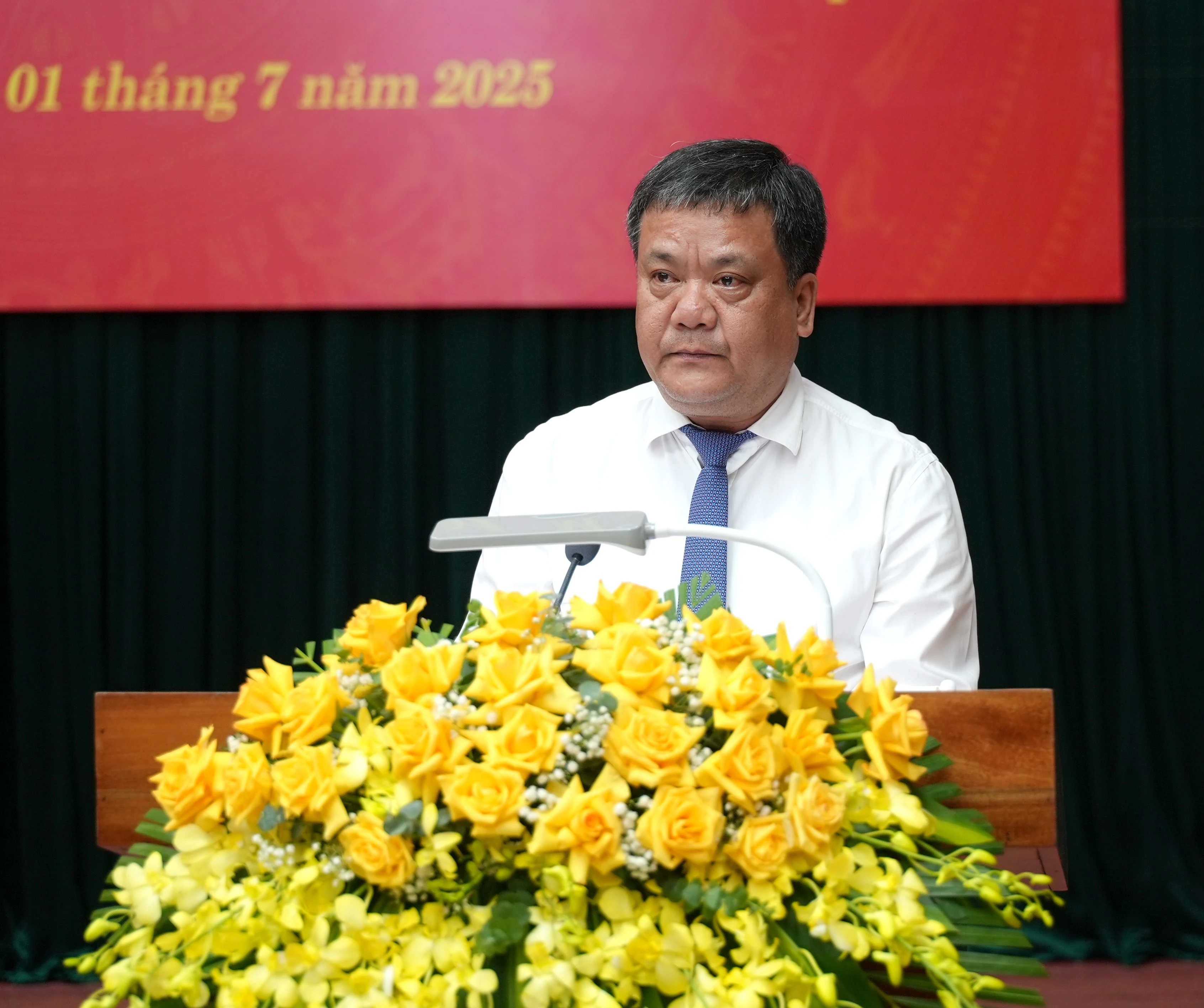 Công bố nghị quyết của HĐND tỉnh về thành lập các cơ quan chuyên môn thuộc UBND tỉnh và công tác cán bộ