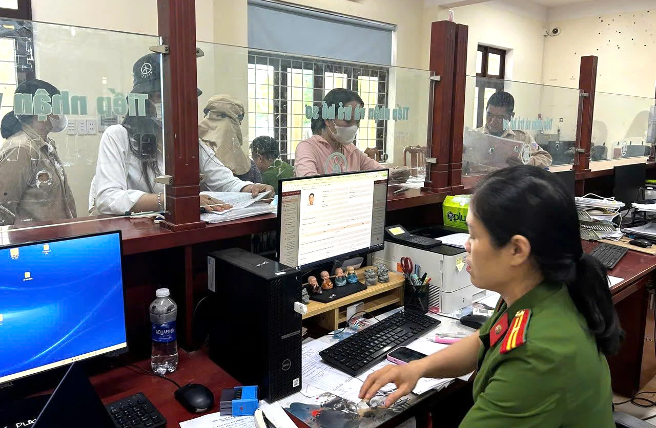 Công an phường Đồng Hới: Chủ động phục vụ người dân giải quyết thủ tục hành chính