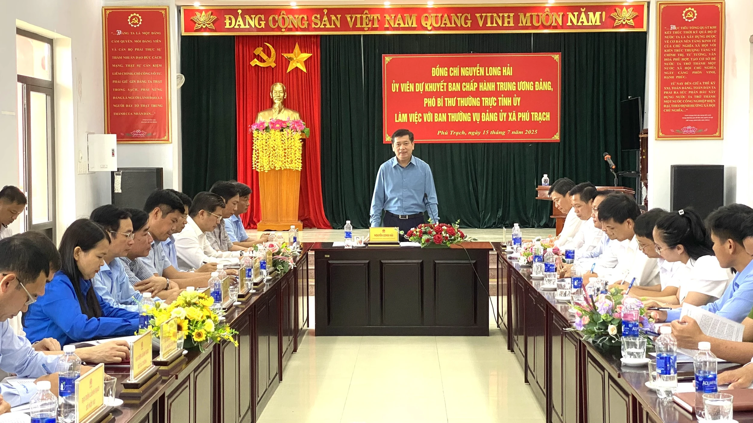 Khẩn trương ổn định và hoàn thiện tổ chức bộ máy theo mô hình chính quyền địa phương hai cấp