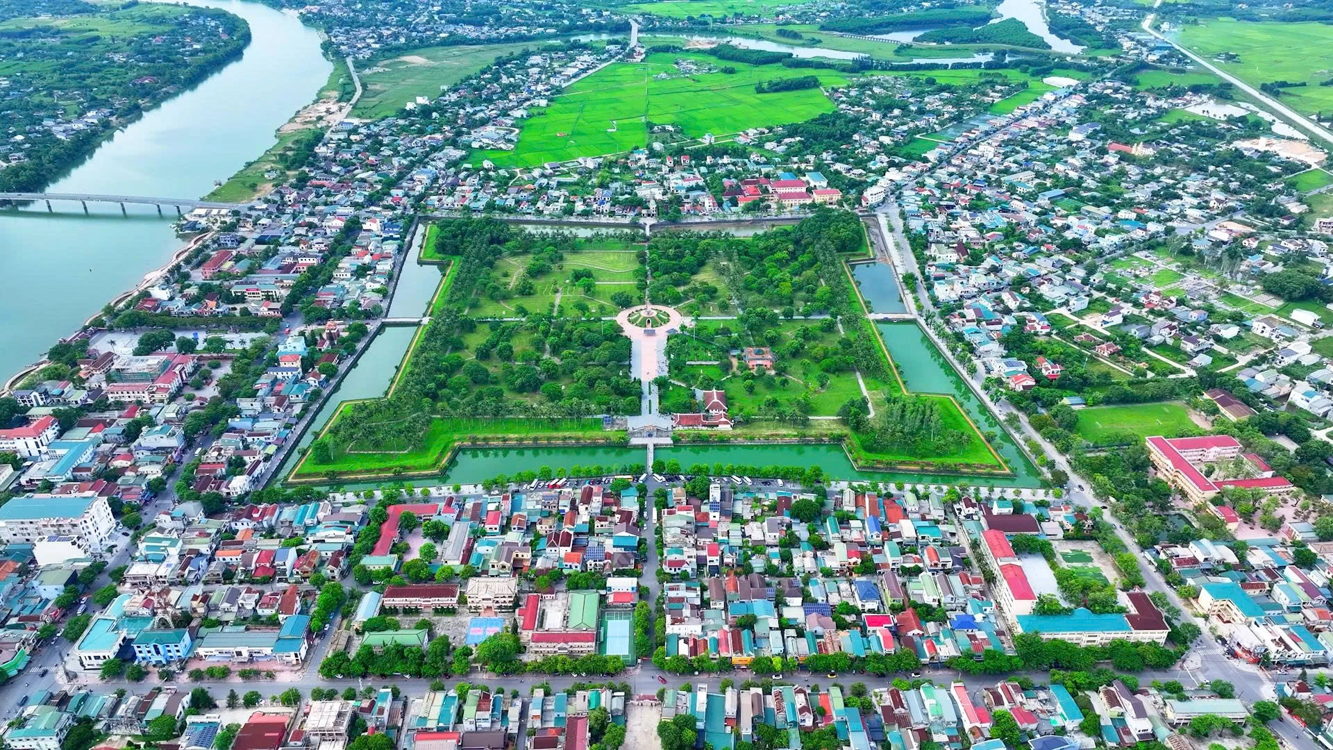 QUẢNG TRỊ THÁNG 7 TRI ÂN