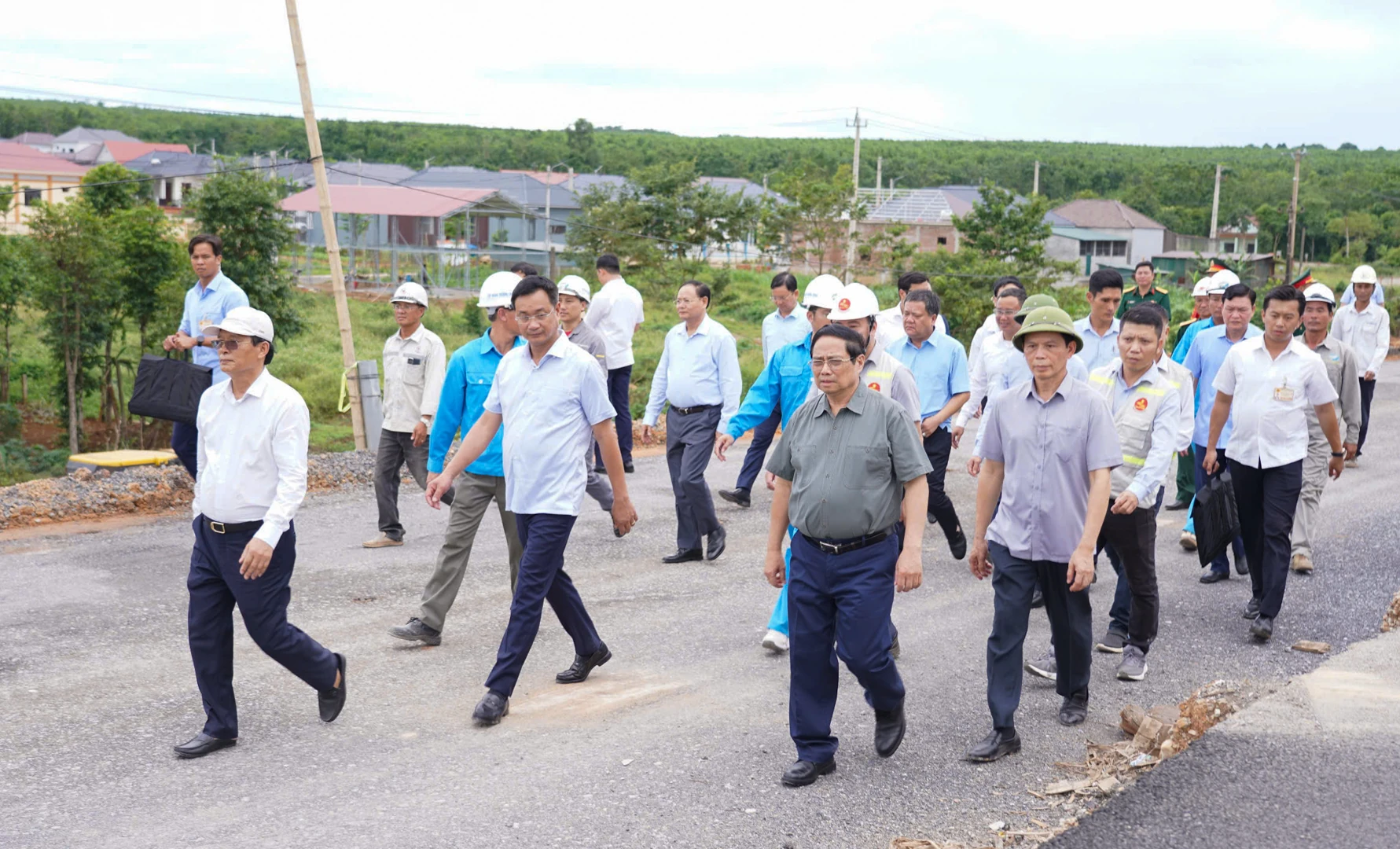 Thủ tướng Chính phủ kiểm tra các công trình trọng điểm ở Quảng Trị