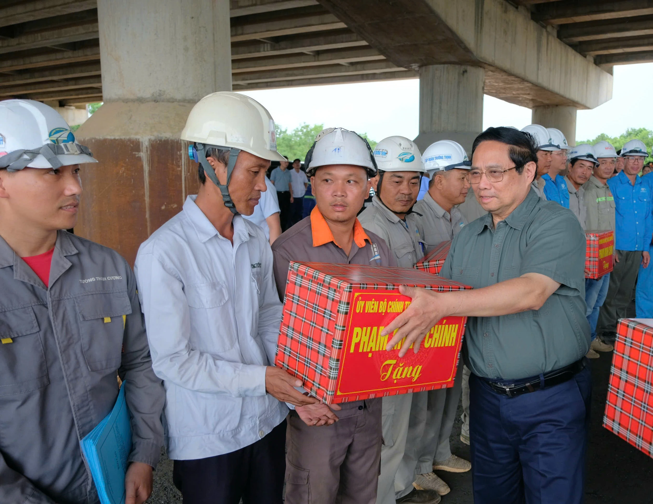 Thủ tướng Chính phủ kiểm tra các công trình trọng điểm ở Quảng Trị