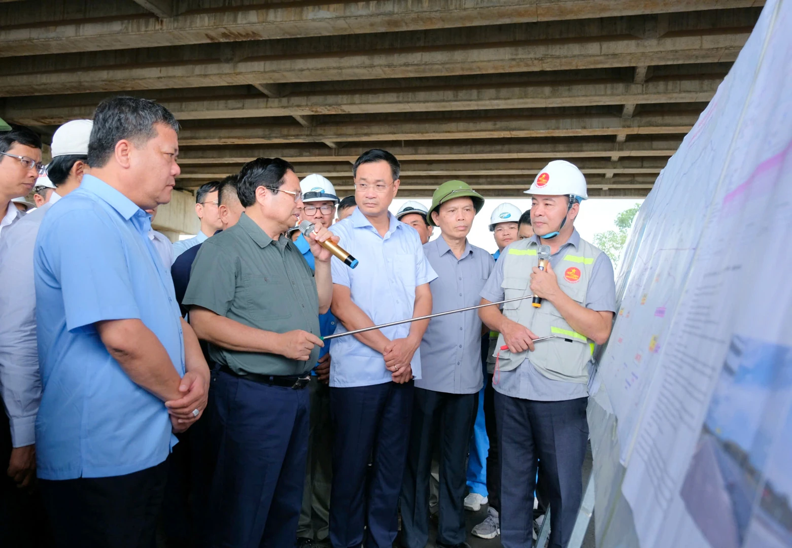 Thủ tướng Chính phủ kiểm tra các công trình trọng điểm ở Quảng Trị