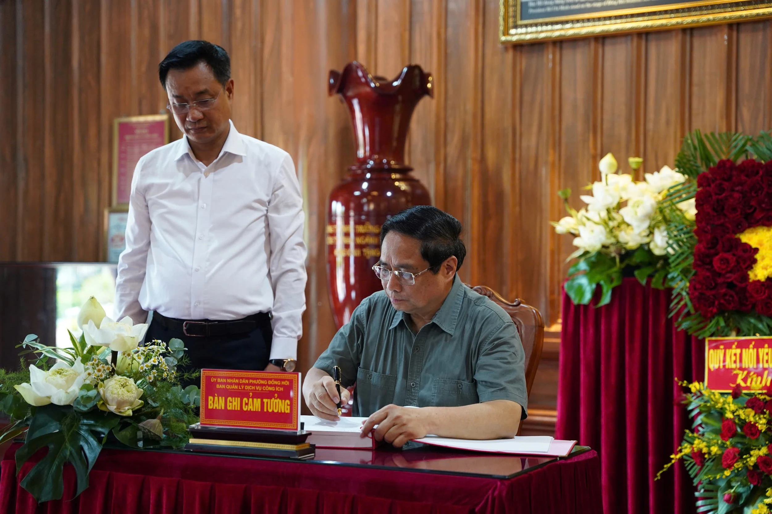Người dân Quảng Trị nồng nhiệt chào đón Thủ tướng Chính phủ Phạm Minh Chính