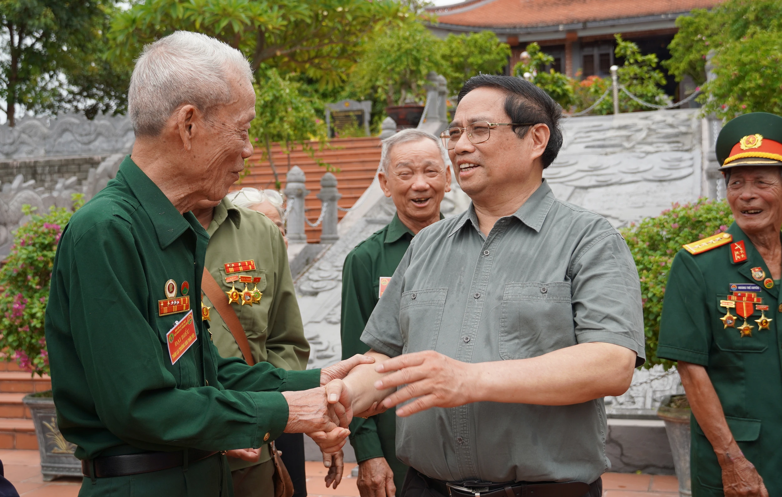 Người dân Quảng Trị nồng nhiệt chào đón Thủ tướng Chính phủ Phạm Minh Chính